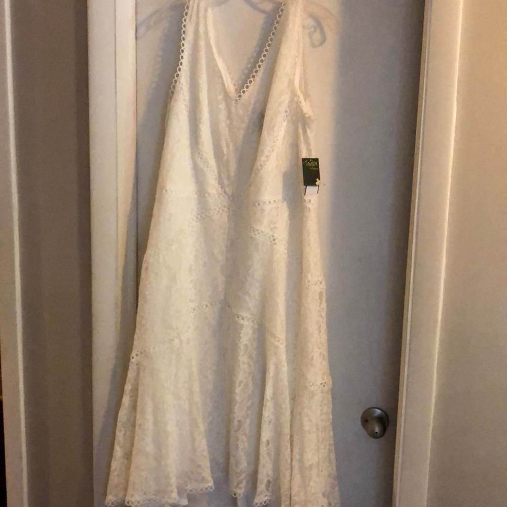 White lace hi low dress